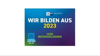 IHK Logo mit der Aufschrift "Wir bilden aus" und dem Jahr 2023